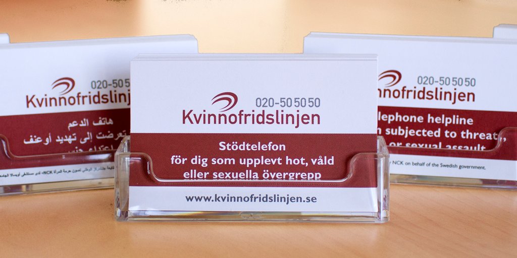 KvinnofridNCK's tweet photo. Kvinnofridslinjen 020- 50 50 50 besvarade 193 samtal på årets första dag 2022. Det är en av de högsta sifforna någonsin under ett dygn. Under 2021 har i snitt 116 samtal per dygn besvarats. Högst tryck var det under december månad. https://t.co/PpIMMC89ch https://t.co/8pLhAncg13