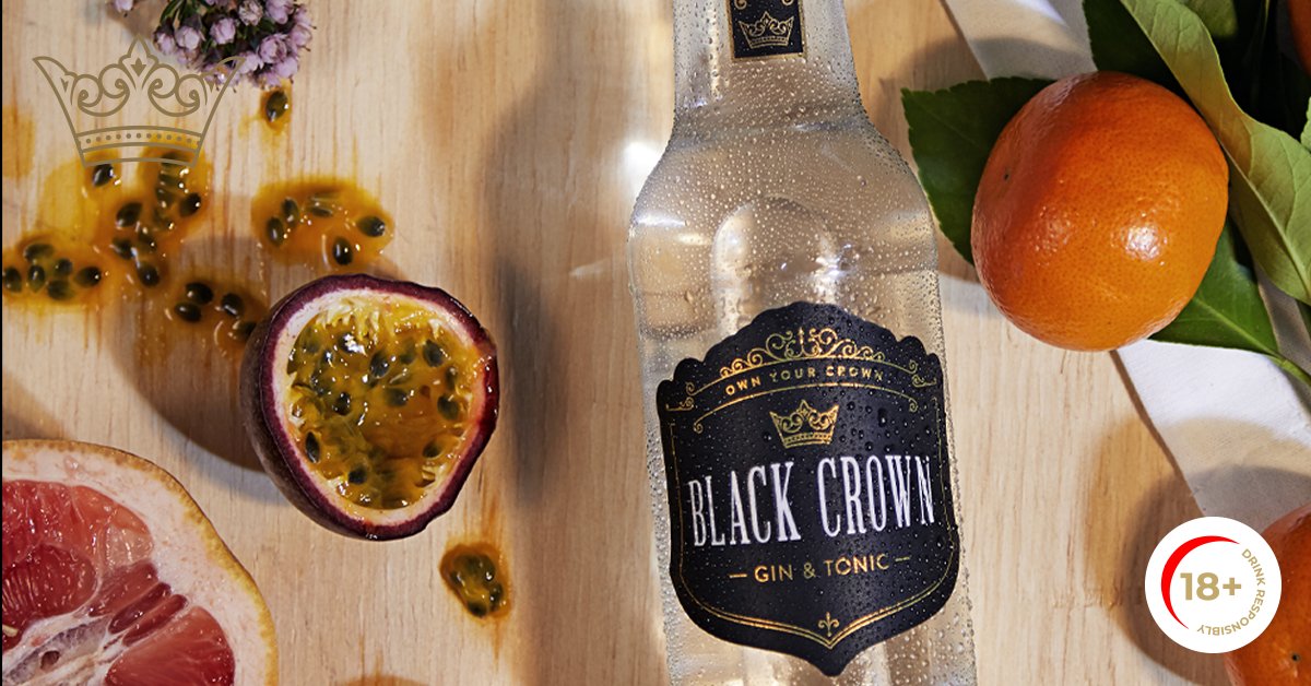 blackcrownza's tweet photo. Kings and Queens, it’s about that time for you to enjoy some Unapologetically African GnT👑

Where is your favourite place to hangout with your friends while sipping on Black Crown?
#BlackCrownGnT #OwnYourCrown https://t.co/HinUzcQG88