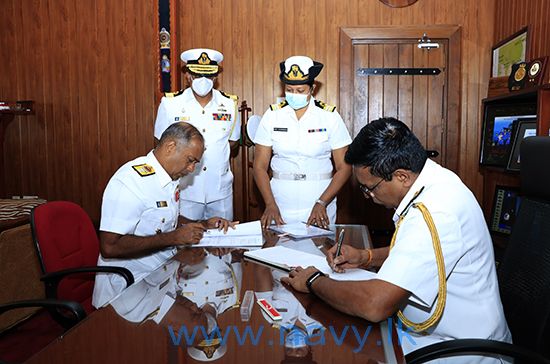 RAdm Saman Perera assumed duties as Flag Officer Commanding Naval Fleet (FOCNF) at Naval Dockyard, Trincomalee 20 Jan. #srilanka_navy #NavalFleet #Defence #lka

Read more: news.navy.lk/eventnews/2022…