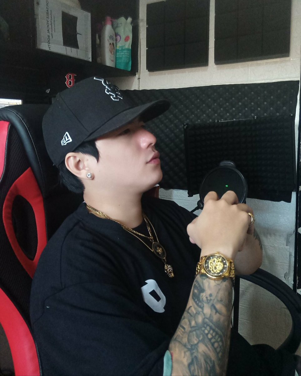 Anong gusto nyong tema ng next song ?

PS: Salamat sa <a href="/BINI_ph/">BINI_PH</a> x <a href="/bgyo_ph/">BGYO_PH</a> sa astig na shirt 💪