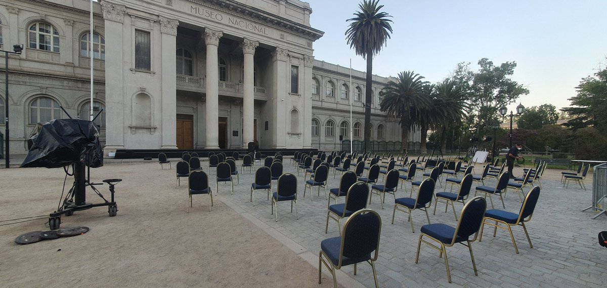 El Museo de Historia Natural ya está listo para recibir al Presidente electo @gabrielboric quien anunciará hoy quiénes serán sus ministros al iniciar su gobierno