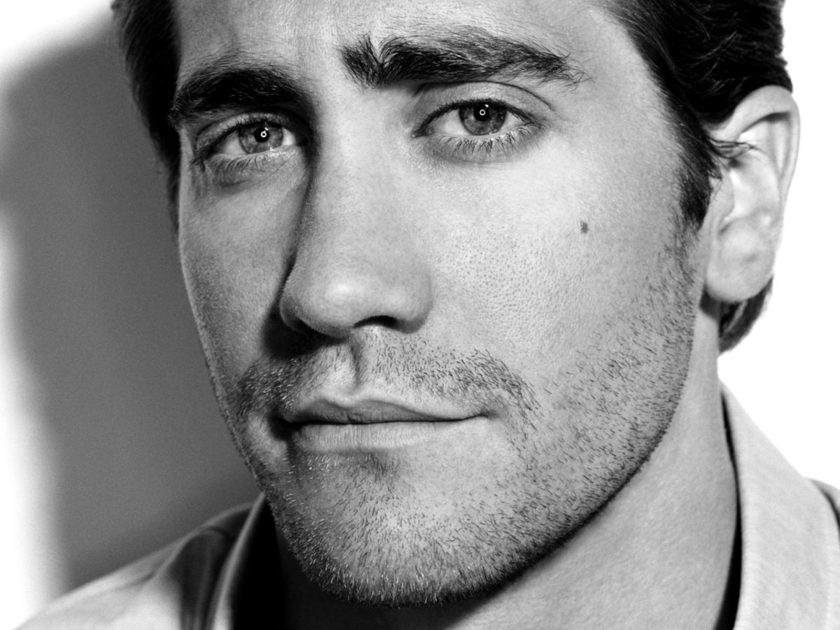 Плохой актер. Келлан латс брюнет. Колин фаррелл бэтмен 2022. Николас кейдж. Джонни томми вайсо.