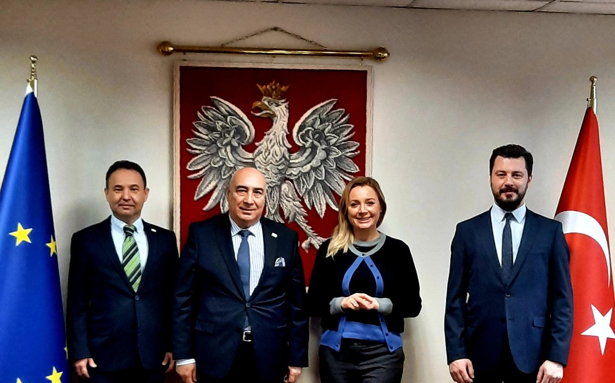 Podczas spotkania <a href="/PLinIstanbul/">Polish Consulate in Istanbul</a> <a href="/SabinaKlimek/">Sabina Klimek</a> organizacją biznesu w Turcji <a href="/Turksid_Turciba/">TURKSİD 🇹🇷🇺🇦</a> i jej prezesem <a href="/ertanbastuhan/">Ertan Bastuhan</a>. Przygotowujemy się do polsko-tureckiej misji handlowej.