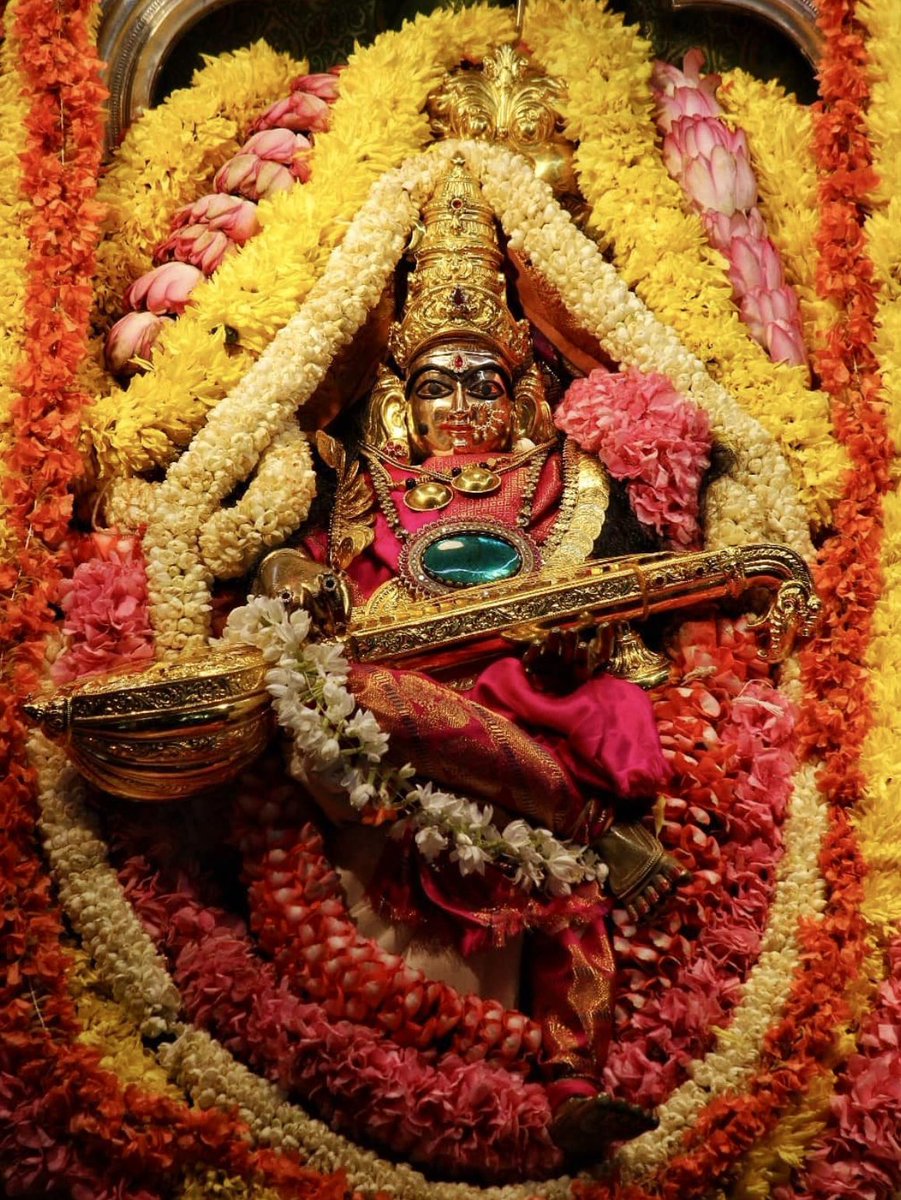 Jayalko1's tweet image. सरस्वति महाभागे विद्ये कमललोचने।
विद्यारूपे विशालाक्षि विद्यां देहि नमोऽस्तु ते ॥

॥ महाविद्या ॥