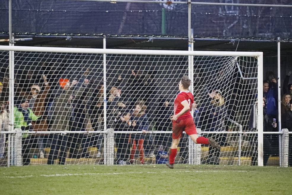 walthamstowfc's tweet image. Absolute scenes behind the goal last Saturday, just look at those young Stow fans at the front 😍

Stow v Enfield is tomorrow at Wadham Lodge, 3pm

📷 Redbridge FC