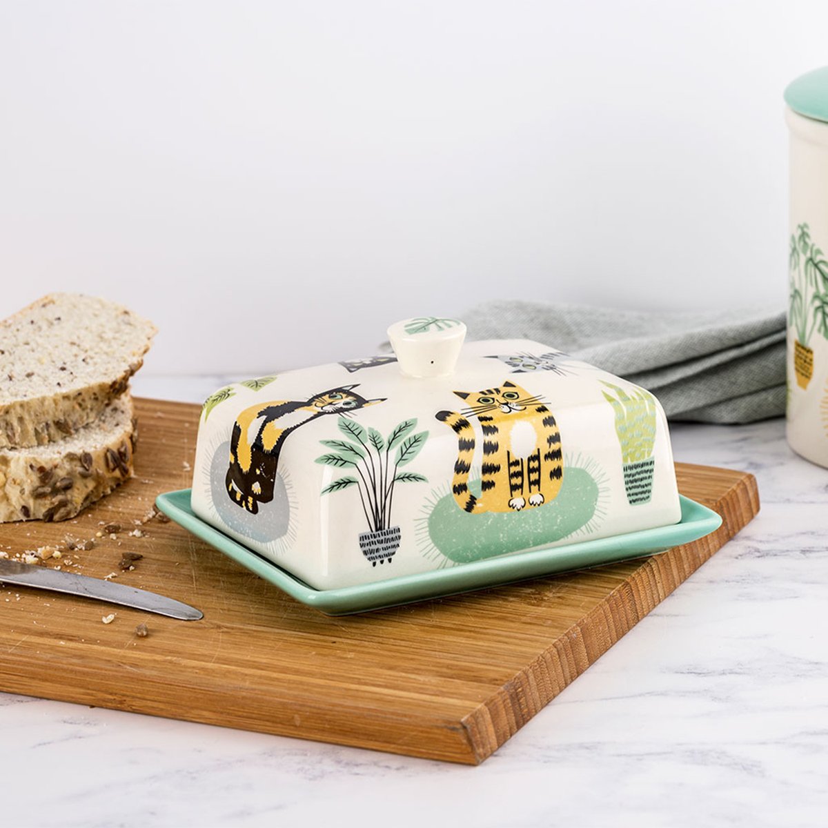 hannah1turner's tweet image. Friday stock update part 1. Lots of Cat back on the website today. They were o/s in the run up to Christmas (#joyofcovid) so if you've been waiting now's the time to pounce! #catmugs #catcoasters #catbutterdish #catteapot #catsoneverything