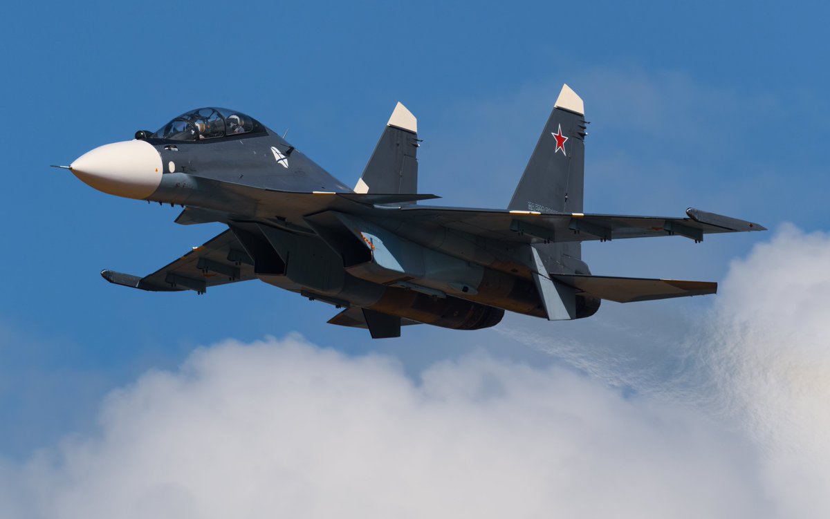 ОАК приступила к поставкам в Вооруженные силы России модернизированных истребителей Су-30СМ2