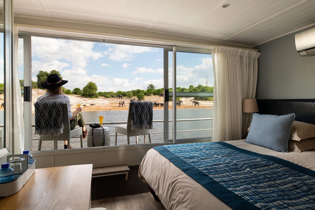 ZQCollection's tweet photo. A view from the Princess...not a bad way to start the weekend! 🥂

#travel #zambeziqueencollection #chobeprincess #floatinghotel #choberiver #africa https://t.co/KE7KCpdmle