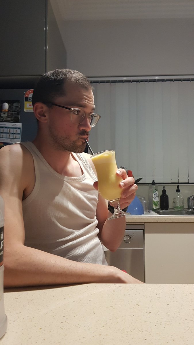 _Moonigh's tweet photo. Fluffy duck cocktail. Done https://t.co/YK1TFuzjHQ