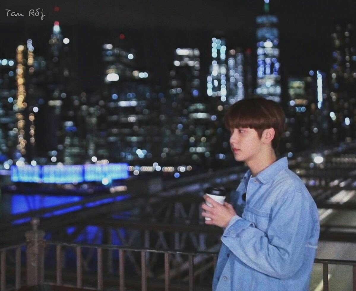 skyseandblue's tweet photo. What Do I Call You? || Choi Soobin 

Kita hanyalah orang asing sekarang. Kamu yang pernah menjadi kekasihku dulu. 

Jadi aku memanggilmu apa sekarang? https://t.co/sg5wPSmQmA