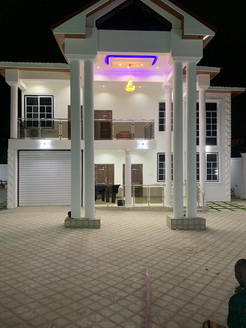 SocratesAPA's tweet photo. For sale at Ahodwo-Daban New site
(5) Bedrooms,hall, dining ECT.
fully furnished
Price:Ghs2.55 Million
Please dm @APASocials for more details https://t.co/X81wjtaxQA