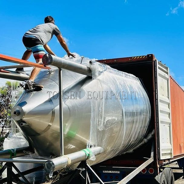 HelenLiu2018's tweet image. 80bbl fermenter arrived in US. love this big guy!!!
if you also need fermentation tanks, pls don't hesitate to tell us.
Email: helen@tonsenbrew.com
  #unitank #brewingequipment #craftbeer #bière  #biereartisanale  #brasserie #beerfactory #brewery #microbrewery #fermenters