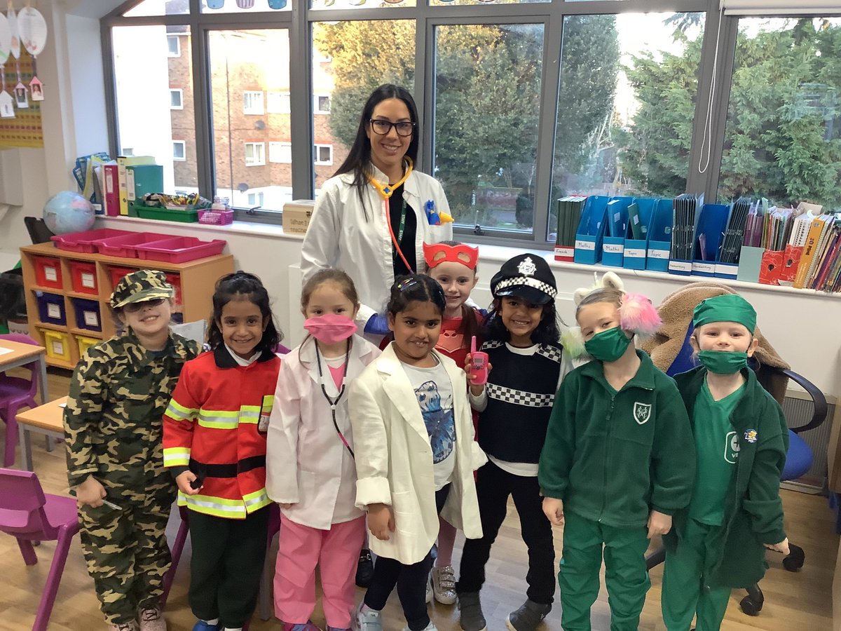 SHSGirlsPrep's tweet photo. It’s Superhero Day! 🦸‍♀️ 🦸‍♂️ The girls have dressed as someone who inspires them and motivates them to be the best they can be, all for Charity! 🌟 
#reallifesuperheroes https://t.co/U6uWkNTJ3V