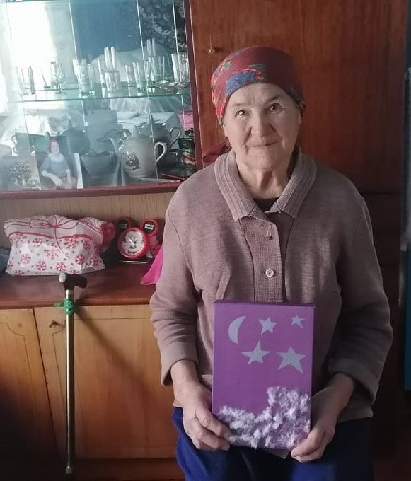 В рамках акции «Мы рады дарить Добро» соцработники ОСОН м.р.Кошкинский поздравили получателей соцуслуг с январскими праздниками и вручили новогодние поделки, сделанные воспитанниками детского сада «Радуга» (с.Кошки). cso44.ru/news/3150/