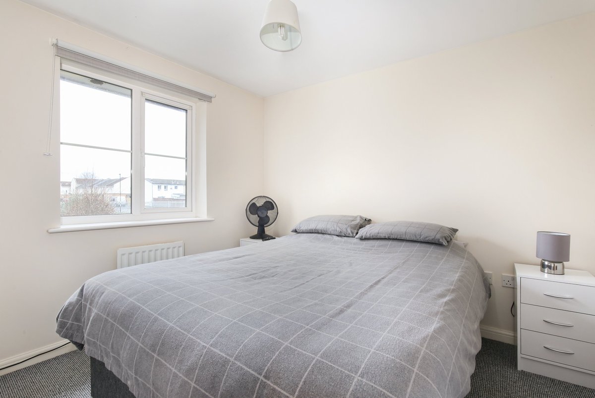 KHBishopston's tweet photo. A modern two-bedroom terraced house with off street parking located on Tarnock Avenue, and sold with no onward chain!
#Bristol #Hengrove #terracedhouse #estateagent #offstreetparking https://t.co/JGjReHecia