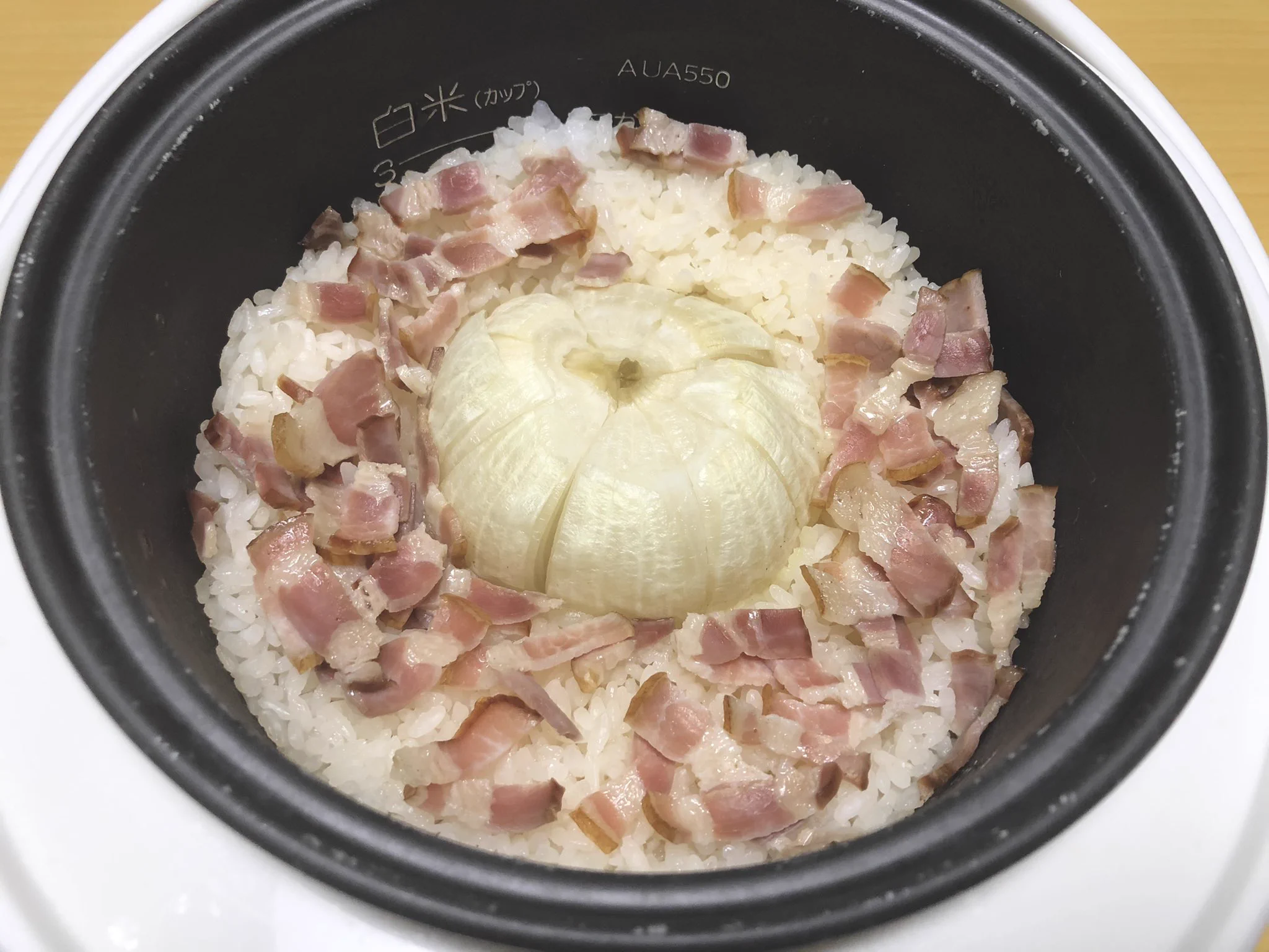 一度試してみる価値あり！炊飯器で簡単「新たまねぎご飯」