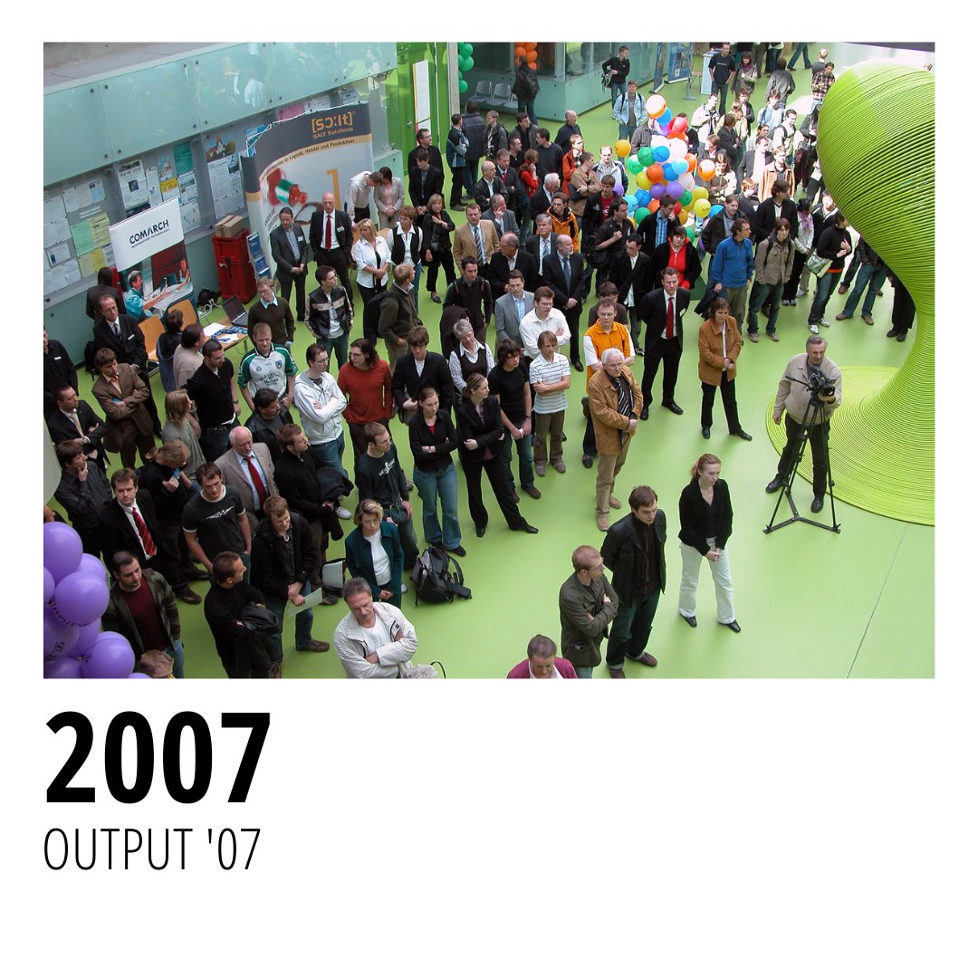 OUTPUTDD's tweet image. Einen kleinen Rückblick auf die OUTPUT-Veranstaltung in den Jahren 2006, 2007, 2008 und 2009. 👌 Wusstet ihr, dass OUTPUT im Jahr 2006 noch im HSZ-Gebäude stattgefunden hat? 🧐 

#outputdd  #TUDresden #Dresden #informatikstudium #outofthebox