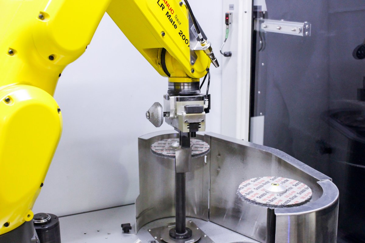 avrvisionrobot's tweet image. Did you know that our robotic systems are a beneficial alternative to repetitive and unsafe tasks performed by workers? 💡

#robotics #roboticsystems #safetyfirst #automation #aerospace #medical #manufacturing