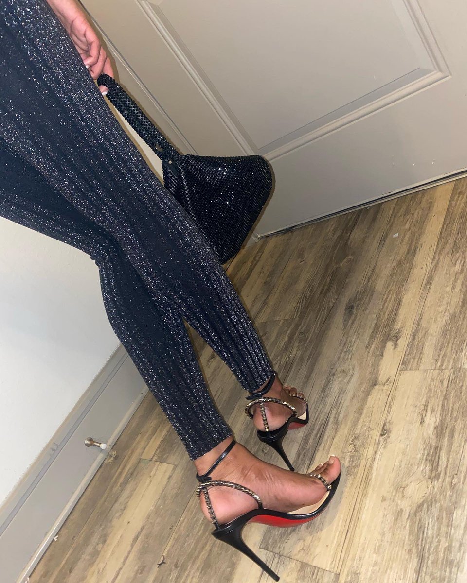 Dim3ond's tweet image. Trench Coat Vibes 💎