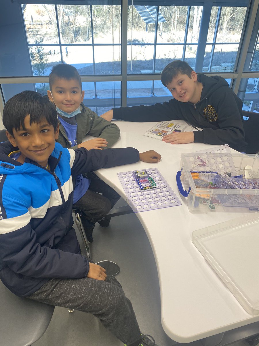 Mrs. Fosters class it rockin’ the snap circuits 💙 <a href="/BoonPatriots/">Boon Patriots</a>