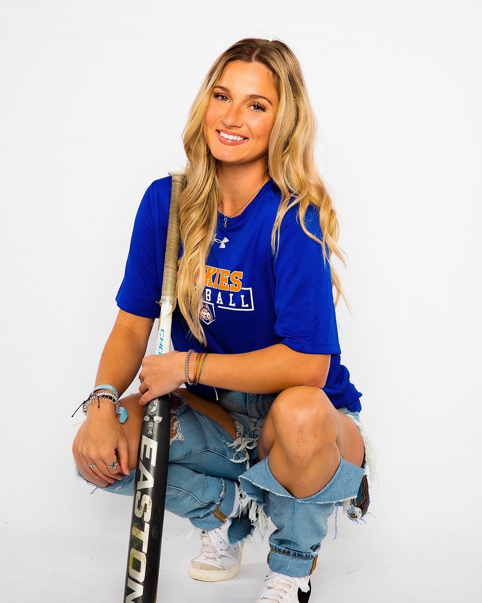 averymdrake's tweet image. I’M BACKKKK #juniorseason