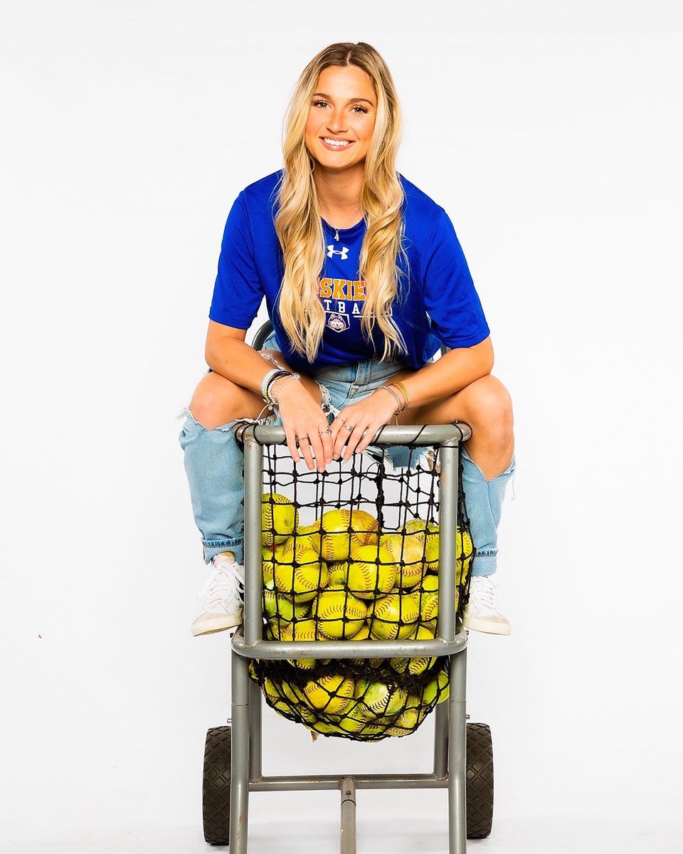 averymdrake's tweet image. I’M BACKKKK #juniorseason