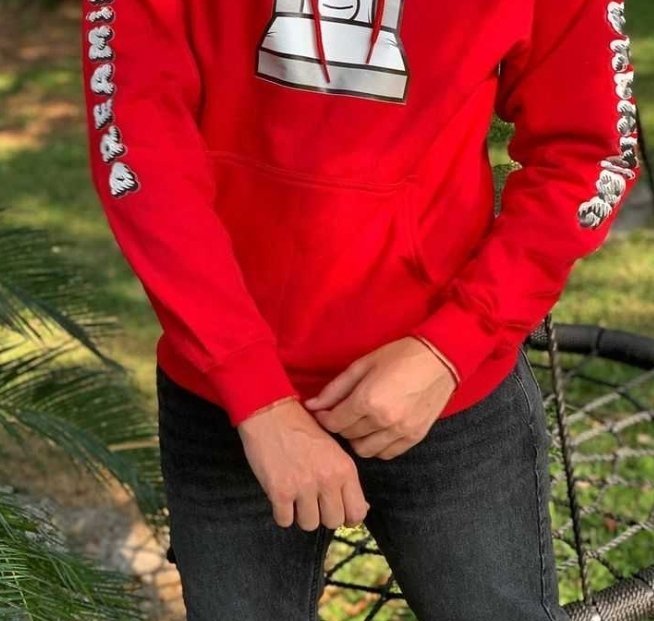 https_dreamsex's tweet photo. hes so hot https://t.co/Xdx4eyycV2