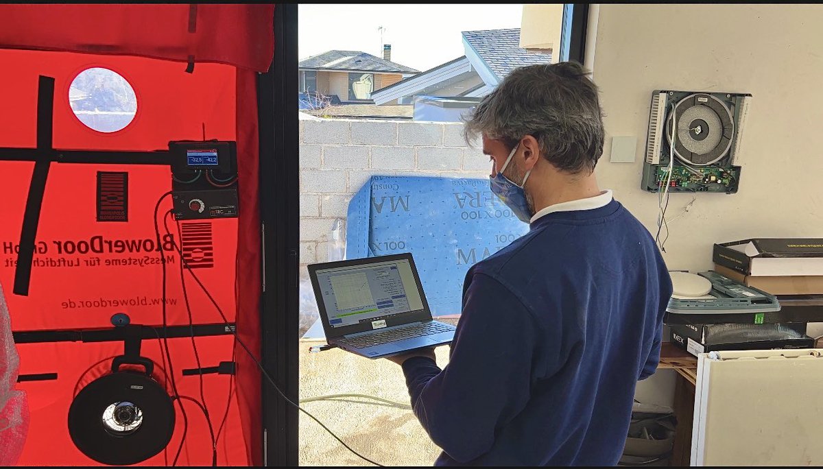 BioPasiva_'s tweet photo. ¡¡¡CONSEGUIDO!!! 👏👏. Último #blowerdoor de nuestro showroom #casasophia con un resultado excepcional 0,38 r/h!. Procedemos al papeleo para certificar la vivienda #passivhaus  #premium con @casaspasivas Gracias a todos los que lo habéis hecho posible! Un orgullo trabajar juntos https://t.co/u35b8S6T8r