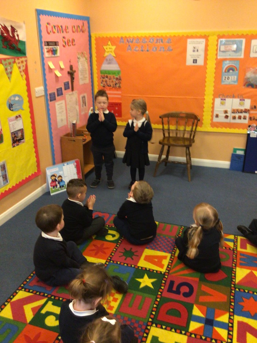 DosbarthSolva's tweet photo. 🌟 Leadership in Dosbarth Solva 🌟 
This week our ‘helpwr heddiws’  have been showing  great leadership by taking the lead of our class prayers  throughout the day! https://t.co/RdCh7zXR22
