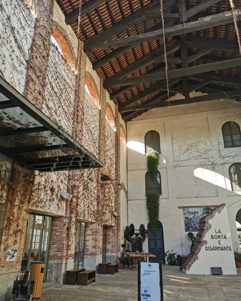 IlaCaprioglio's tweet image. Questa mattina a Torino, in occasione di un convegno sullo sviluppo sostenibile, ho avuto l&apos;occasione di ascoltare Ernesto Olivero e l&apos;incredibile storia del @SermigTorino e della trasformazione di un arsenale in una officina per la pace: la bontà è disarmante!
#sustenability