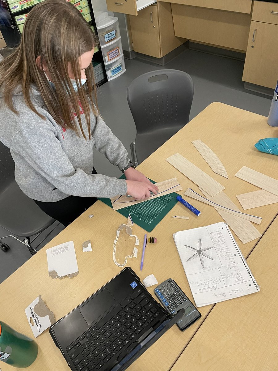 MrHoganFP's tweet photo. Ss working on blade design for turbines! #windpower https://t.co/3sB9uzFh3Y