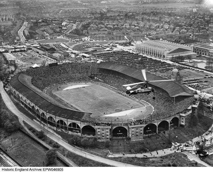 HE_Archive's tweet photo. The #BritainFromAbove project aimed at conserving 95,000 photos in the Aerofilms Collection of over 1 million images, taken by Aerofilms and associated companies between 1919 and 2006.
Here's one of our favourites. What's yours?
https://t.co/CYqfgJyLi8
@wembleystadium
#FACup https://t.co/ROIOvRKPIa