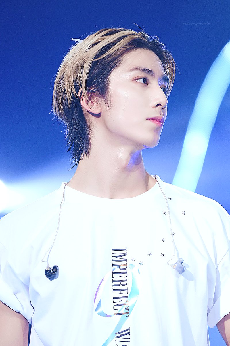 220121 
#SF9 #에스에프나인  #휘영 #HWIYOUNG #フィヨン 
<a href="/SF9official/">SF9official</a>