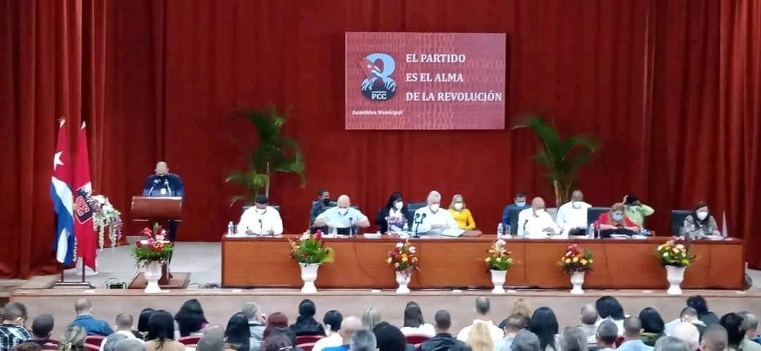 YumarCastro's tweet photo. Dando continuidad al #8voCongresoPCC se efectúa  #AsambleadeBalancePartido en #SanctiSpíritus donde se evalúa, con profundidad, la implementación de sus Ideas, Conceptos y Directrices. #CubaVive #FidelPorSiempre #CCPCCenSanctiSpiritus #LaRazonEsNuestroEscudo #UnidadYContinuidad https://t.co/AVOkd9a7uX