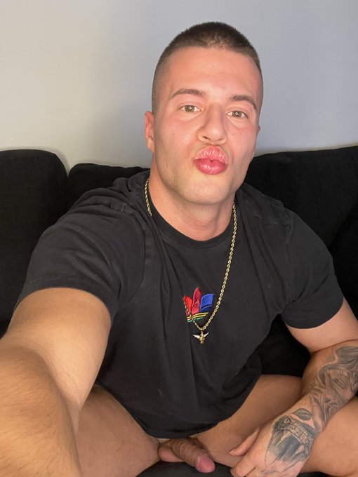 🌞 https://t.co/E4x3zB9TJ4<a href="/tag/tb"class="tags"><span>#tb</span></a><a href="/tag/ootd"class="tags"><span>#ootd</span></a>