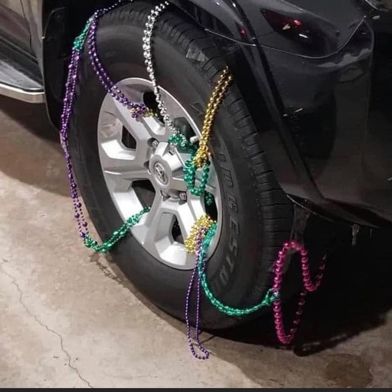 DavidMora's tweet photo. Stay safe on those icy roads and bridges today, y’all!

#IceIceBaby #LouisianaSneauxTires https://t.co/O5pfLtFynF