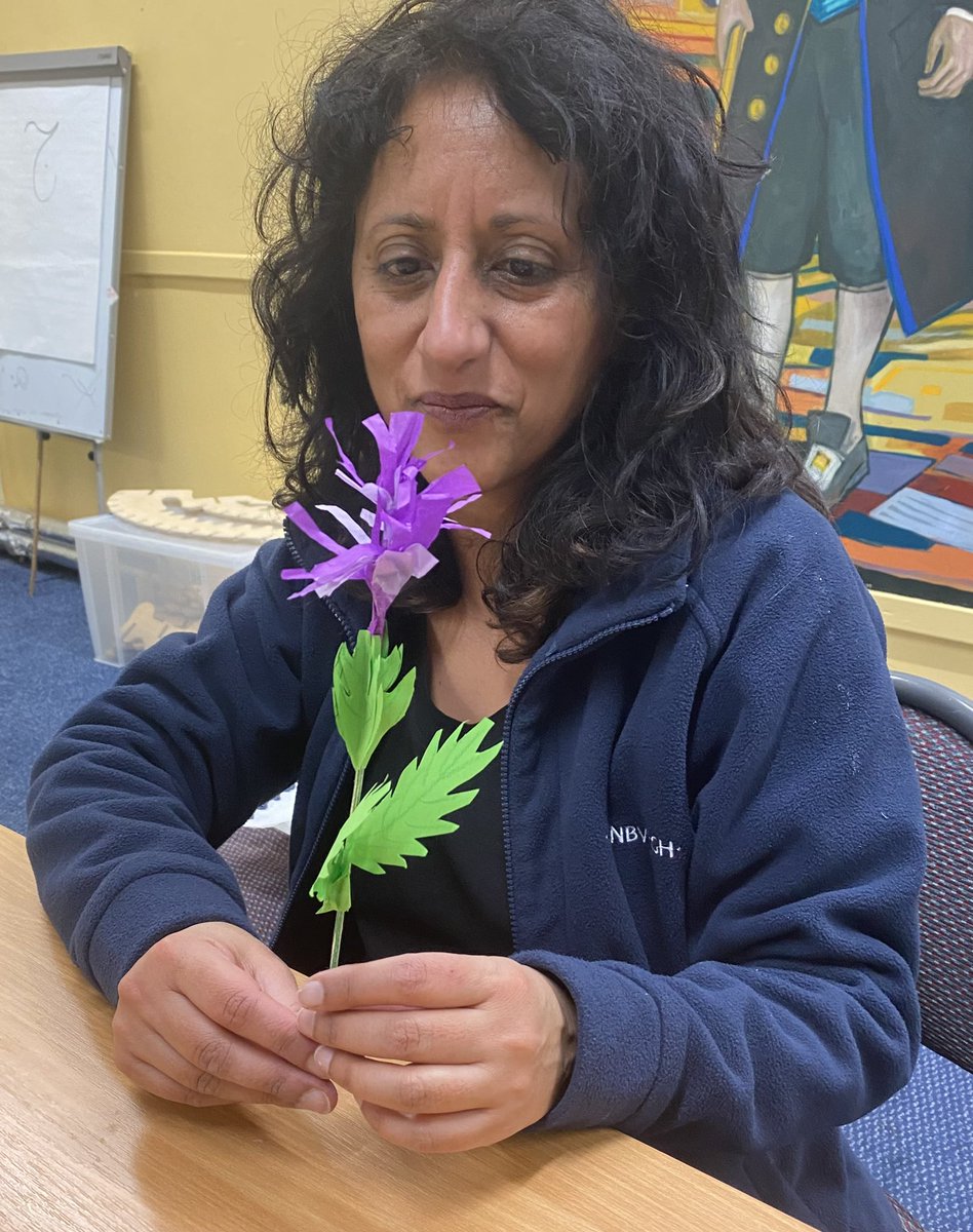 PortyLibrary's tweet photo. Welcome back for the first #QuickCrafts of this year!
We hope you had a fab Christmas and weβre looking forward to more crafts in 2022
In preparation for Burns Night on the 25th, Jay shows you how to make bonny wee Thistles for your supper table
Enjoy!
https://t.co/uvUt1Sd5ue https://t.co/GtTiN9GyKV