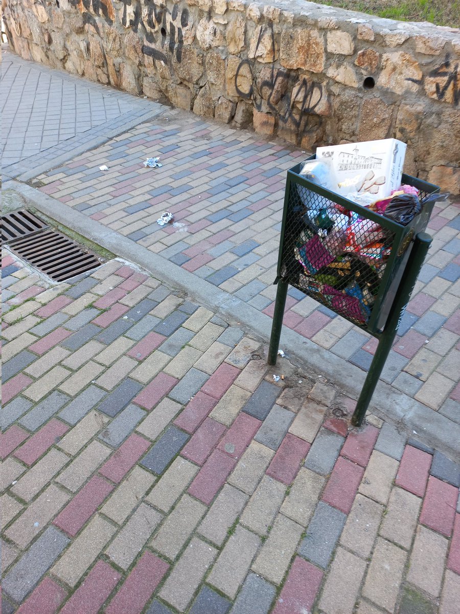 Buen fin de semana a todos menos al que me tiró una caja de Socorritos