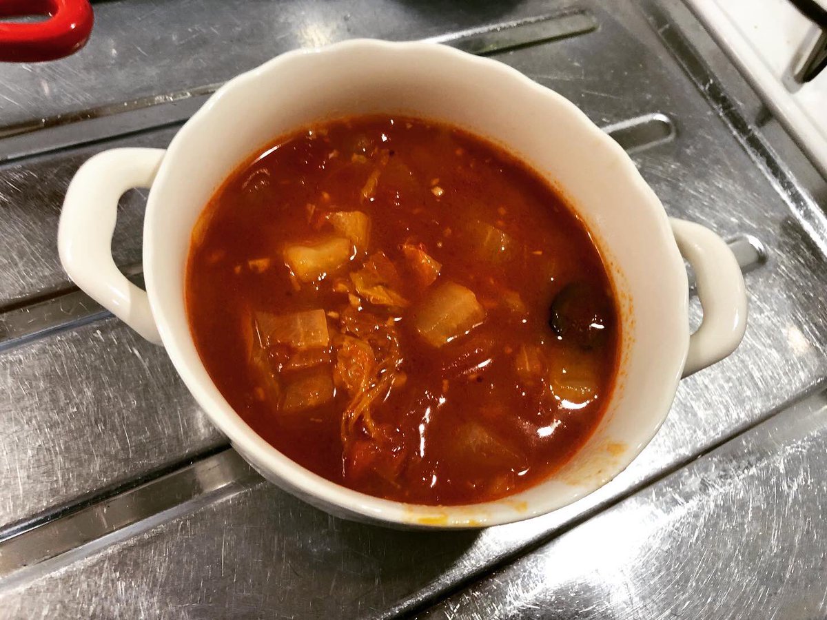 satsukitaroo's tweet photo. 即席イタリアン🇮🇹
タコのペペロンチーノ🐙🧄
ウインナーと舞茸の炒め🍄🍖
白菜のミネストローネ🥬

 #夜ご飯 #ご飯記録 #男子ごはん #しごおわ料理 #料理好きな人と繋がりたい #うまい #イタリア料理 #パスタ #イタリアン #料理記録 #1時間料理 https://t.co/Edfsh6dyou