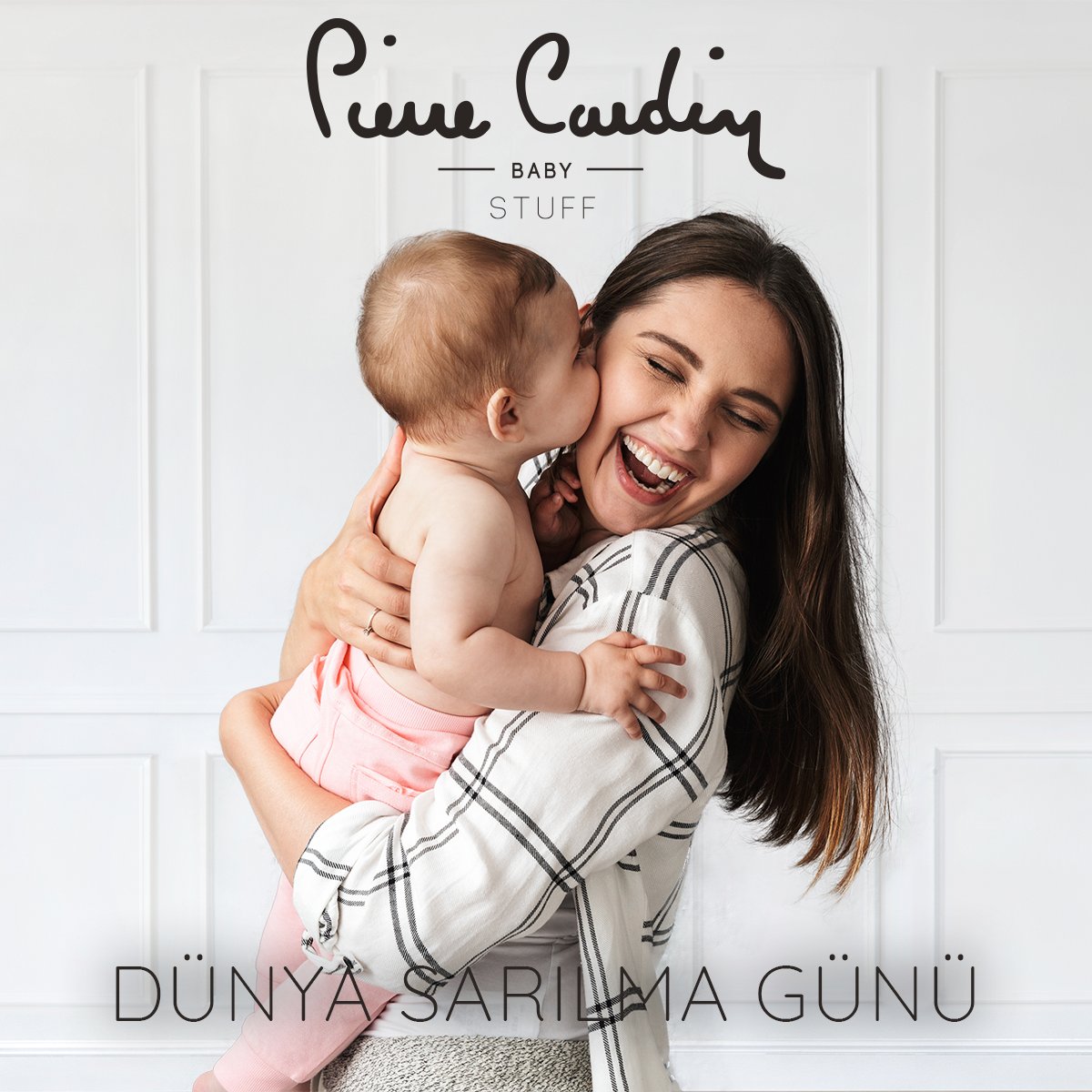 Pierre Cardin Baby Stuff ile dünya sarılma gününüz kutlu olsun. Daha güzel bir dünya için sevdiklerinize sarılın.

#PierreCardin #sarılmagünü #dünyasarılmagünü #sarılmak #hug #hugday #worlhugday #aile #family