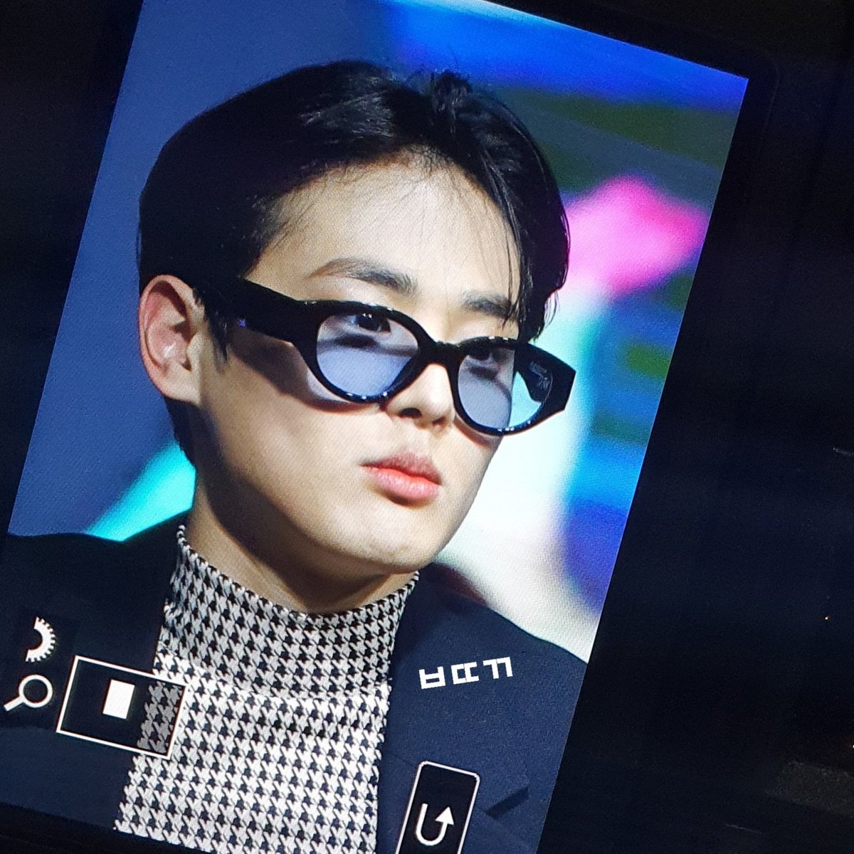 a_ColdBottle's tweet photo. 200121
멋있어 보이려고 나가서 썬구리 끼고 왔는데 왜 웃냐는 표정
#최병찬 #병찬 https://t.co/lxYYoMYRON
