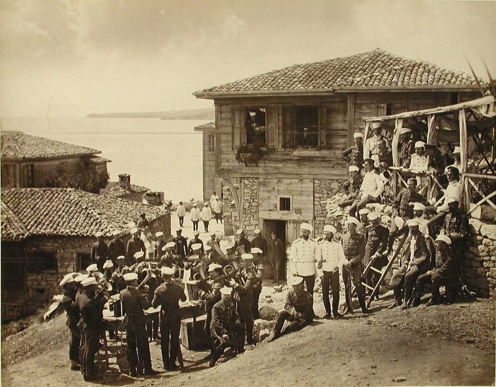 _bookarchive's tweet photo. Rus ordusu İstanbul kırsalında. 93 harbi yılları https://t.co/MjQ1332uBf