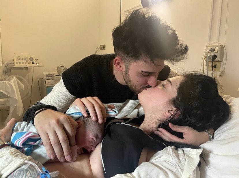 soyymarti's tweet photo. mamma bise è diventata papá #MattEBise https://t.co/OzIzFm8E8N