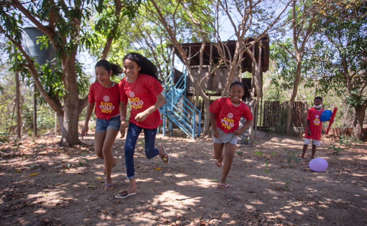 RotaryBrasil's tweet image. Vacinar as crianças é um ato de amor e de responsabilidade. O #Rotary acredita na segurança e eficácia das vacinas! Leve hoje mesmo seus filhos a um posto de saúde e confira se todas as vacinas estão em dia!  #EndPolioNow #AsVacinasFuncionam