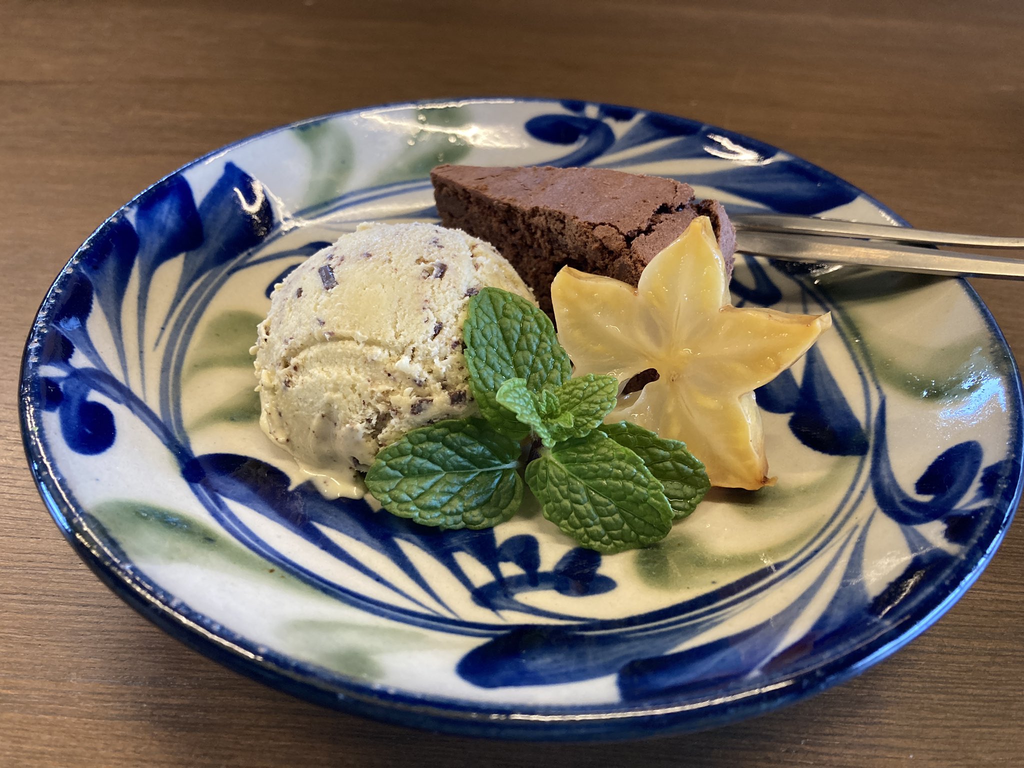 Yuji おきなわカエル商会 サブ3 5そしてその先を目指せ En Twitter 首里石嶺のkitchen Kenohiでミントアイス をいただいてきました 庭で採れた新鮮なミントで作られたアイスは普通のミントアイスとは別物 大人が楽しめるスイーツです 店内飲食は予約制です お庭も