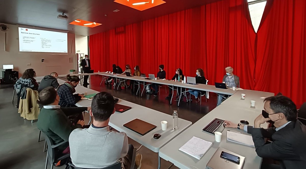 Aujourd'hui, nous accueillons les nouveaux élus étudiants au Conseil d'Administration du Crous Grenoble Alpes : une séance de présentation de nos missions et fonctionnement de nos services pour bien préparer les 2 prochaines années de leur mandat