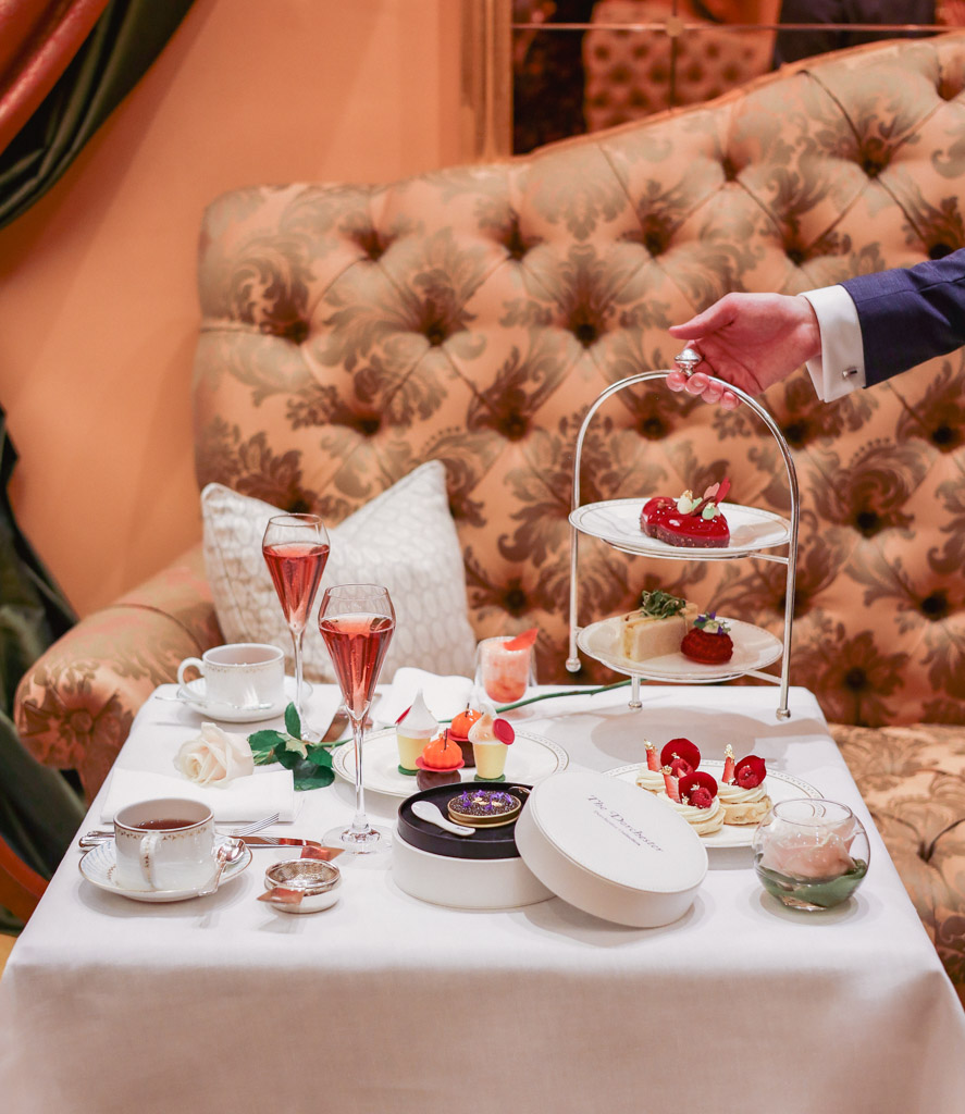 An indulgent treat for two this Valentine's Day. Surrounded by The Dorchester Rose within The Promenade, our special afternoon tea is perfect to enjoy with a loved one. bit.ly/afternoonteath… 😍 🌹 ❤️ 
#TheDorchester #valentine #valentinesday #DCmoments #DinewithDC