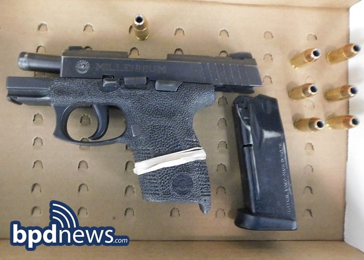 bostonpolice's tweet photo. Officers Recover a Loaded Firearm and Drugs After a Traffic Stop in Roxbury https://t.co/bBdltyvvD2 https://t.co/sMWts2G7av