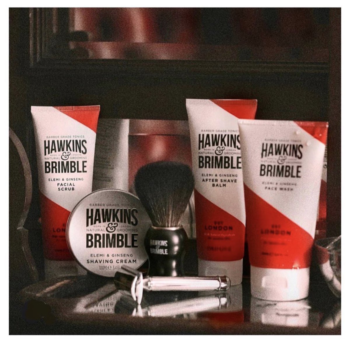 Όταν βλέπετε για πρώτη φορά τα @Hawkins_Brimble λέτε «τι όμορφη συσκευασία», όταν το μυρίσετε «φανταστικό άρωμα» και όταν το δοκιμάσετε «δεν το αλλάζω»! 
Για όλα αυτά, σας ευχαριστούμε πολύ! 
.
#HawkinsAndBrimblegr #MenProducts #MensGrooming #ProductsForMen  #OneBeautygr