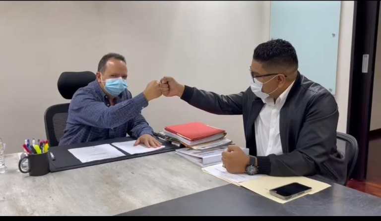 #Entérate || Ministro del Poder Popular de Atención de las Aguas, <a href="/RMarcoTorres/">Rodolfo Marco Torres</a> se reunió con alcalde del municipio Santos Michelena para consolidar acciones en materia hídrica.

Más detalles aquí: bit.ly/33ucZ88